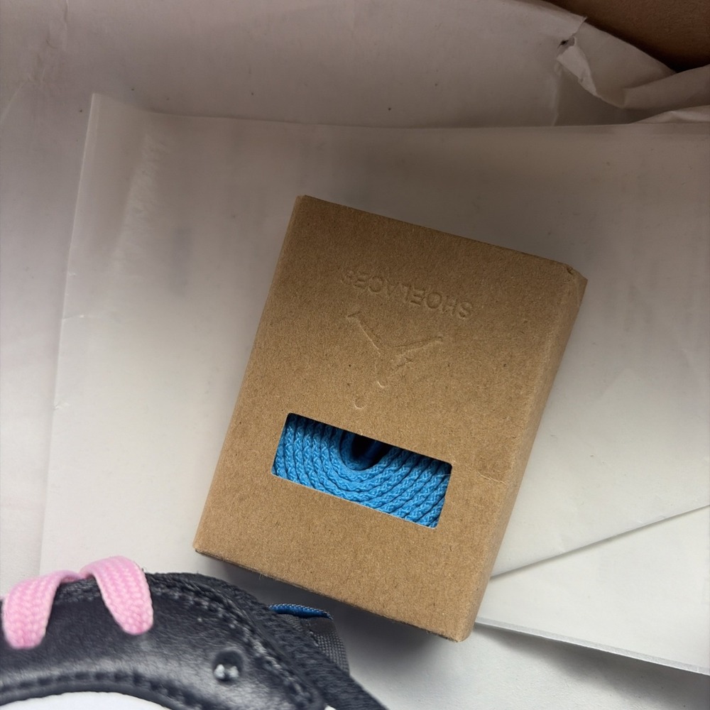 Size 9- Air Jordan 1 Retro Low OG White, Powder Blue (CZ0790-104) - Picture 9 of 11